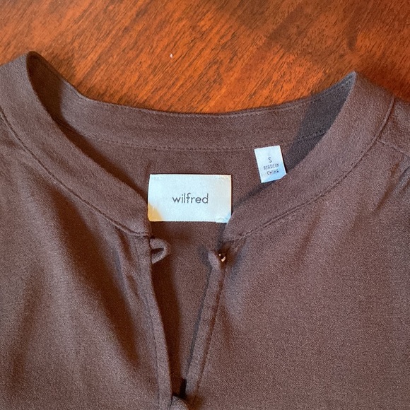 WILFRED | Aritzia Crepe Blouse | Small - Picture 4 of 9